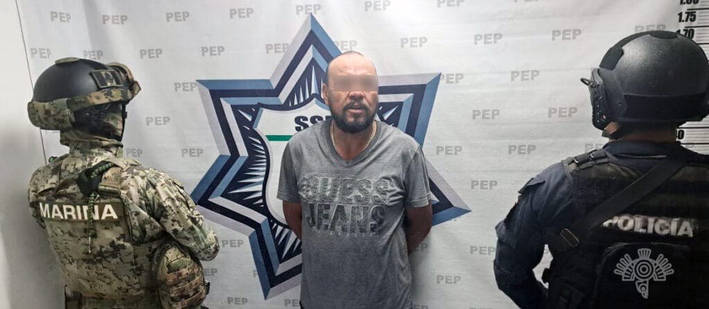 Detienen SSP y SEMAR a hombre en posesión de arma, droga y dinero