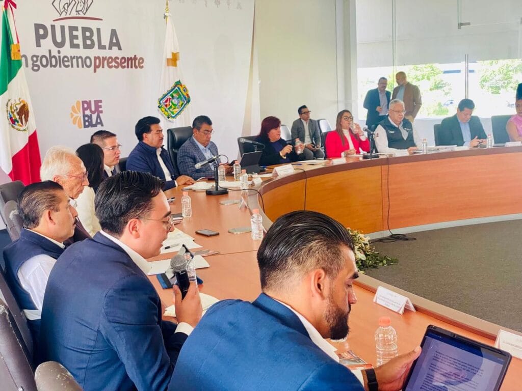 Amplía gobierno estatal educación tecnológica a Sierra Norte