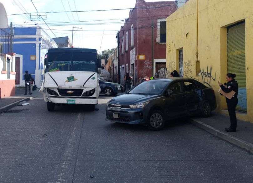 Conductor de Ruta 12 provoca accidente; mujer prensada es rescatada