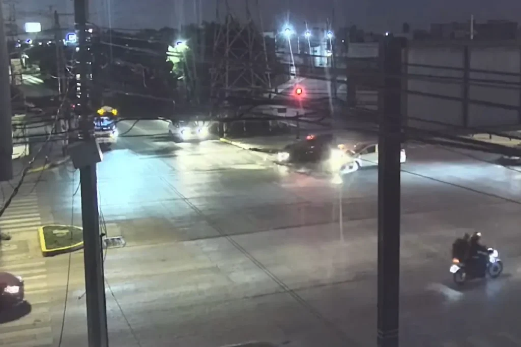 Accidente en la 11 sur y Avenida Las Torres por vuelta prohibida 