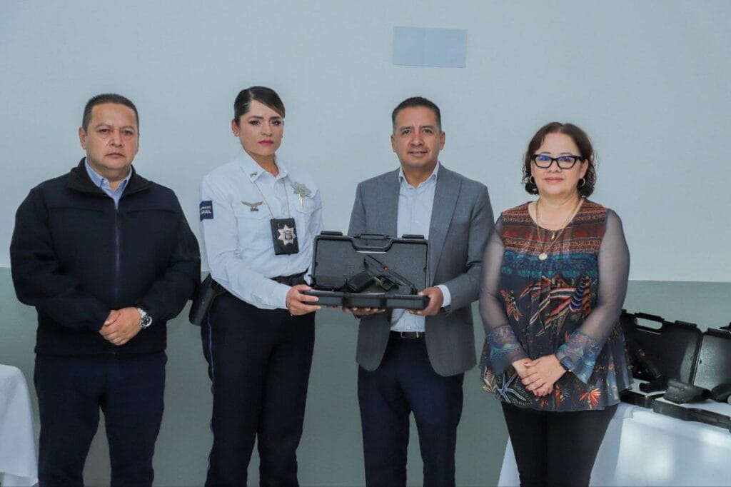 Con nuevo armamento, fortalece Mundo Tlatehui a la Policía de San Andrés Cholula