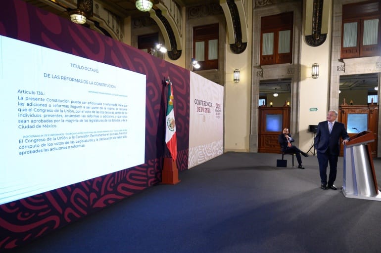 Jueces violan división de poderes al otorgar amparos contra reforma al Poder Judicial: AMLO