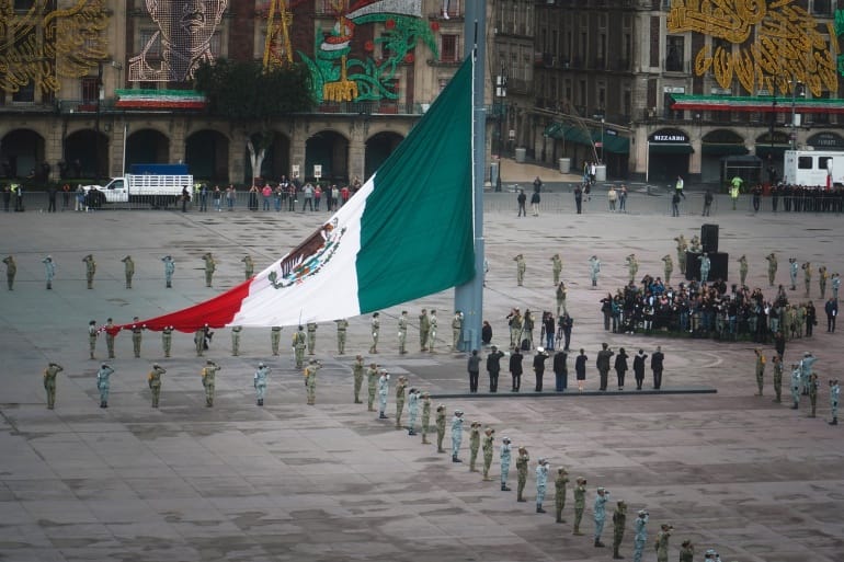 AMLO rinde homenaje a víctimas de los sismos de 1985 y 2017