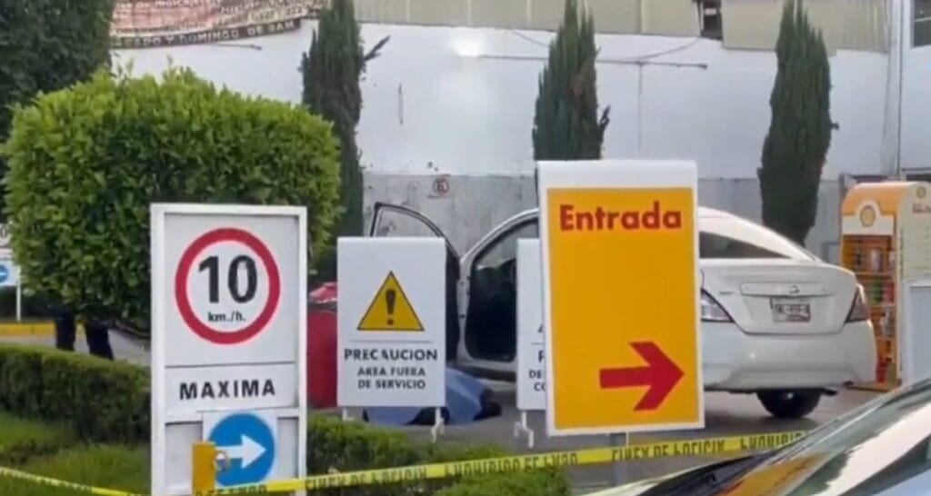 Hombre de 54 años fallece por infarto en gasolinera Shell de Puebla