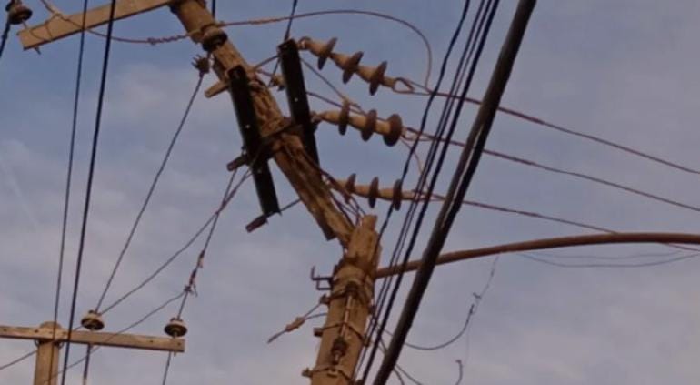 Trabajador de compañía de cable sufre grave descarga eléctrica en Ciudad Juárez