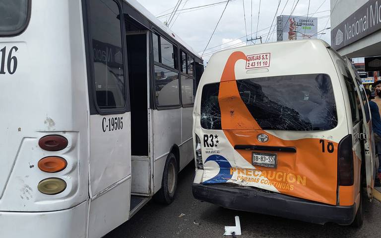 Accidente deja 20 lesionados tras choque entre transporte público y pipa en Bugambilias