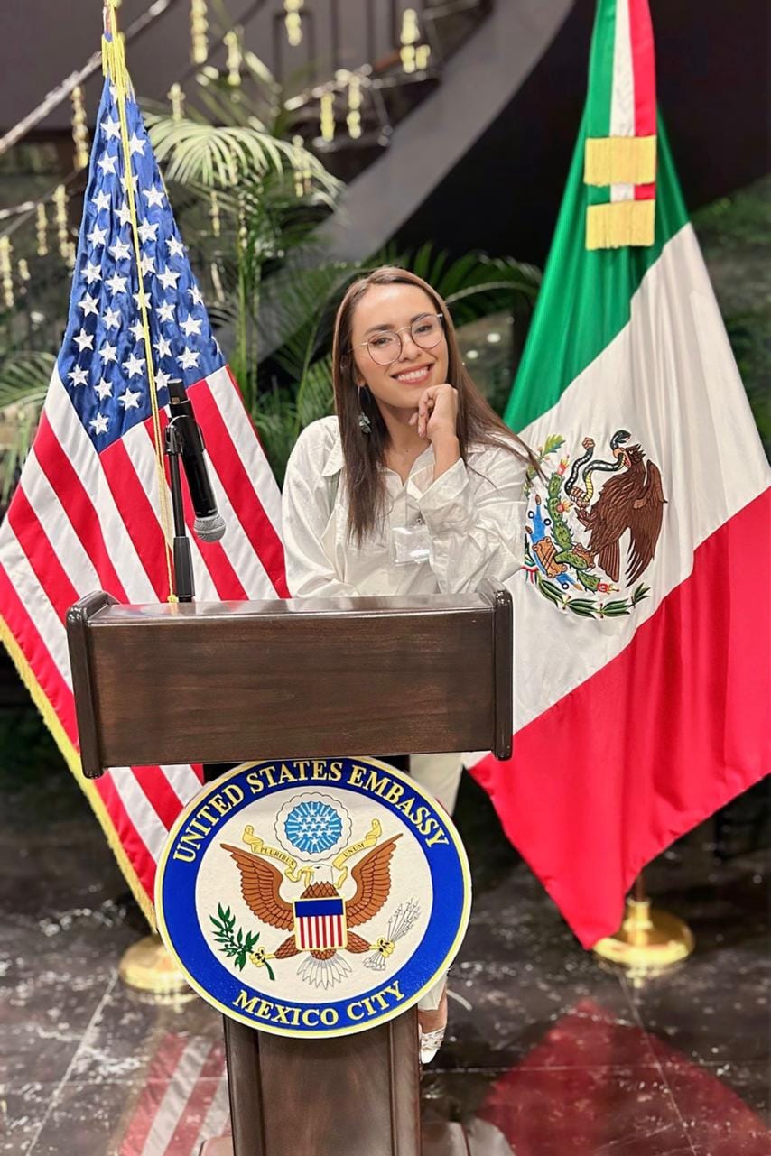Cin Blank, la influencer poblana es invitada a la casa del embajador de EE.UU