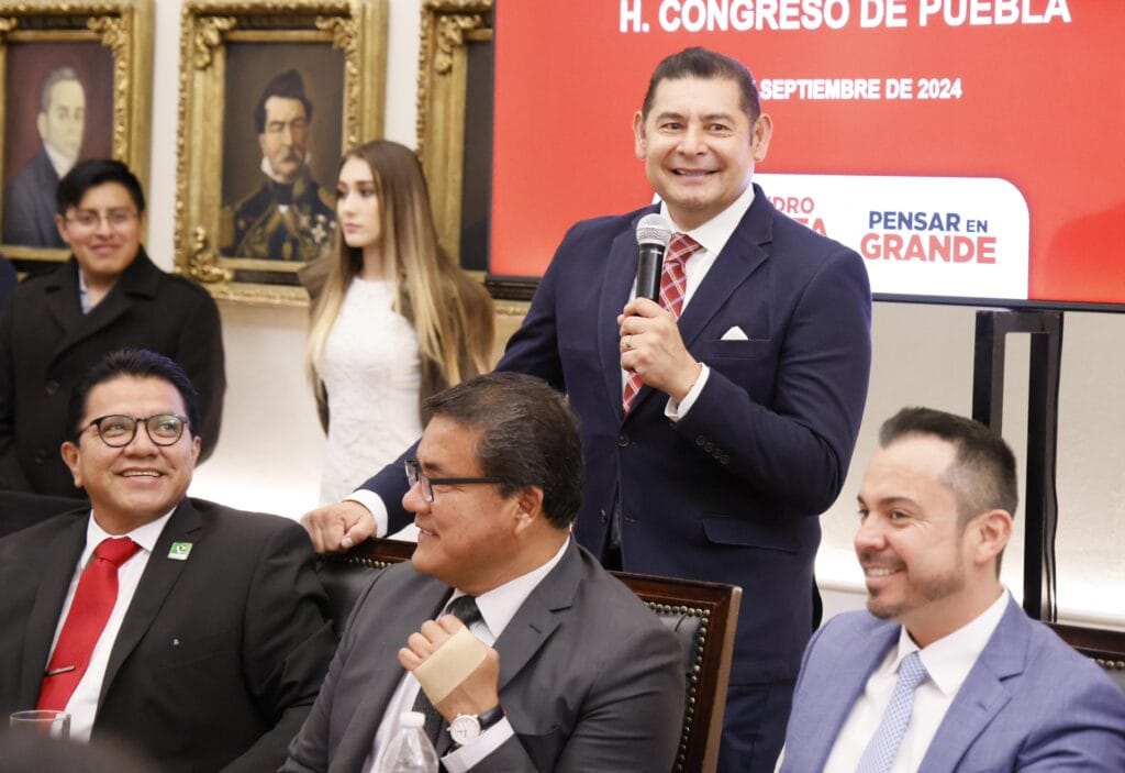 Compromiso y unidad: Alejandro Armenta y diputados de Puebla avanzan hacia una agenda común por el bienestar social