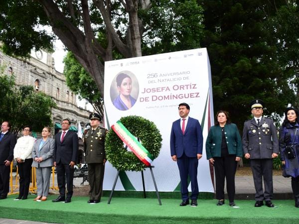 Autoridades estatales conmemoran a mexicanos que forjaron historia de México