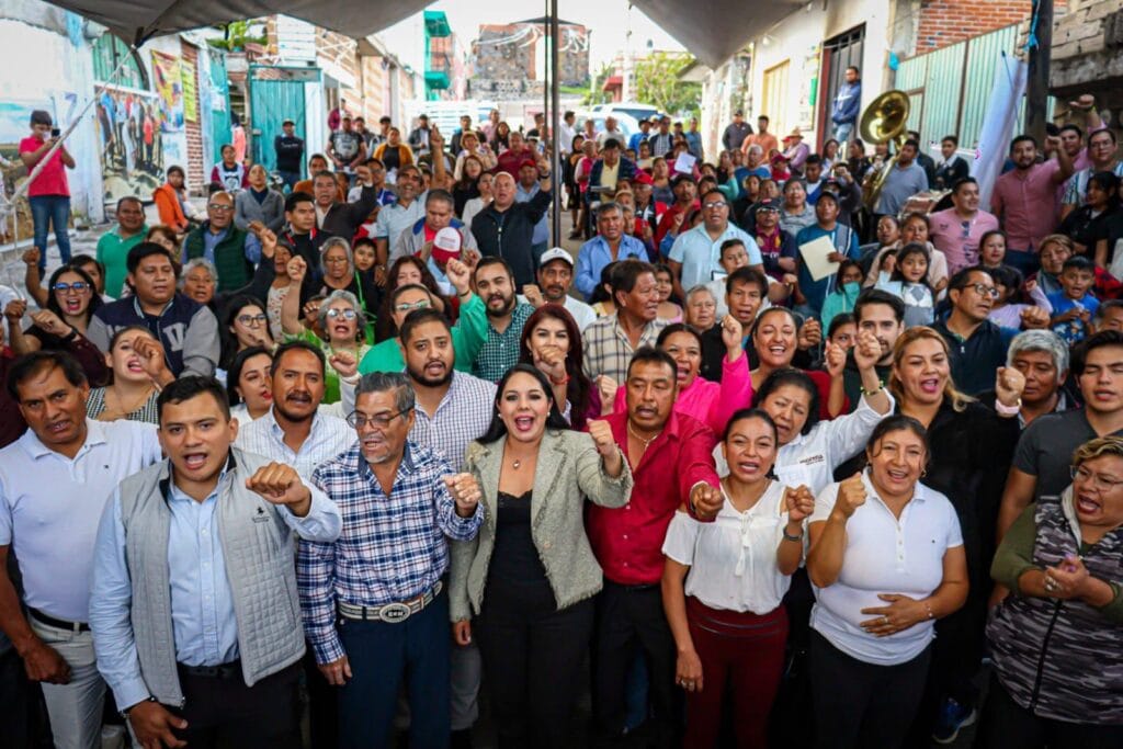 San Cristóbal Tepontla y Santa Bárbara Almoloya reconocen a Tonantzin Fernández como presidenta electa