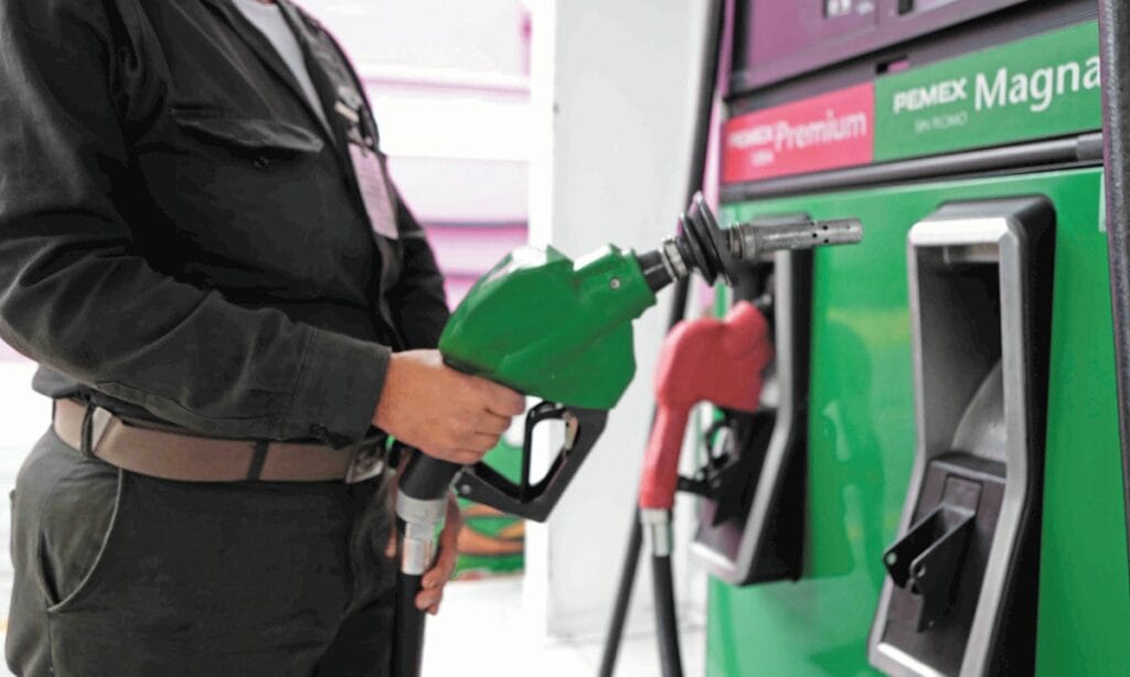 ¡Ojo! Aumenta 5 y 6 pesos la gasolina; SHCP elimina subsidio al IEPS