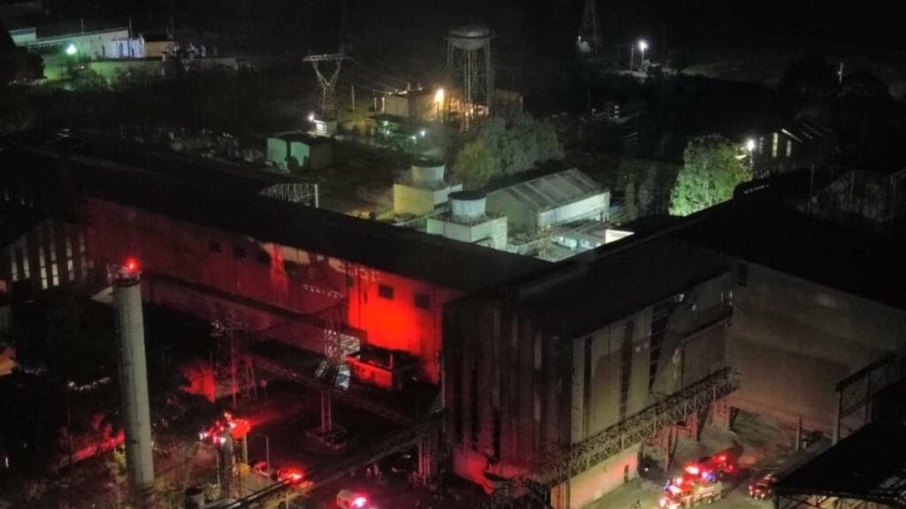 Explosión en planta de acero SIMEC deja 12 muertos 