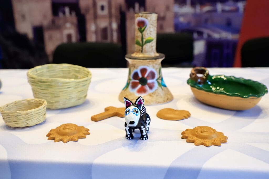 Invitan Turismo y Acteopan al 4to. aniversario del Tianguis Artesanal