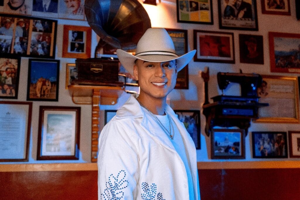 Pepe Guerrero continúa en los primeros lugares de MONITOR LATINO y prepara música para diciembre