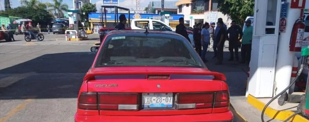 Acribillan a padre e hijo en gasolinera de Tepeojuma; autoridades investigan ajuste de cuentas