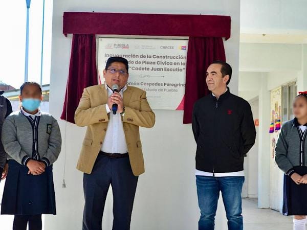 Entrega CAPCEE techado en la primaria “Cadete Juan Escutia”