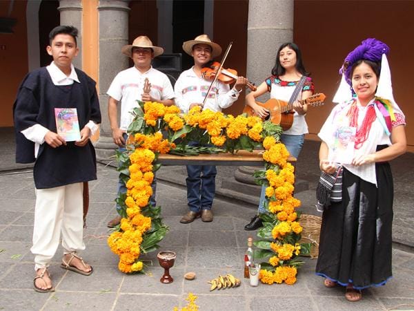 Anuncia Cultura elaboración del Altar de Día de Muertos del municipio de Huehuetla