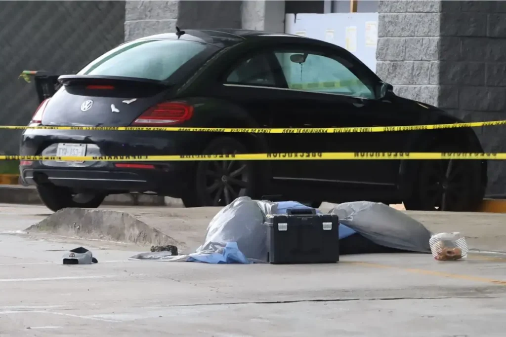 Delincuente abatido tras intento de asalto en Walmart Exprés Zavaleta