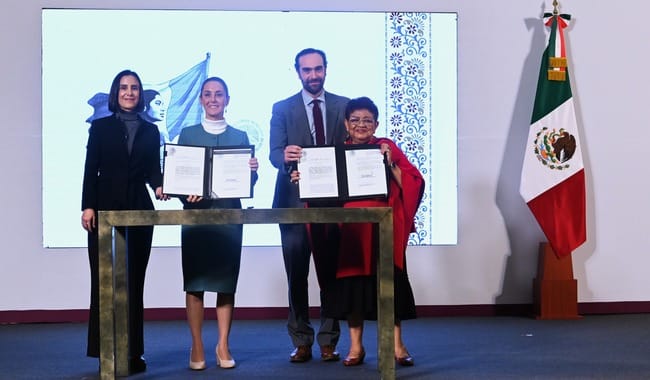 Presidenta Claudia Sheinbaum firma decreto que devuelve CFE y Pemex al pueblo de México como empresas públicas del Estado