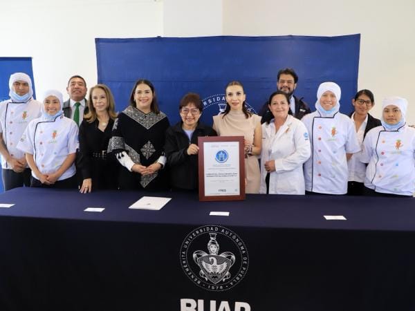 Entrega Turismo Distintivo “H” al comedor del Círculo Infantil de la BUAP