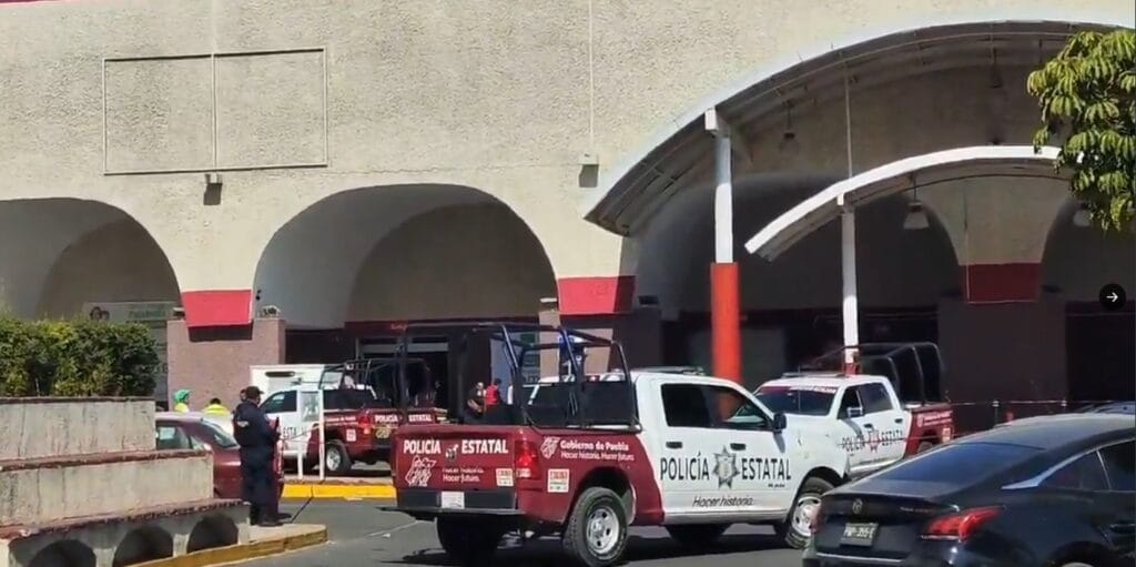 Tres sujetos disparan en estacionamiento de City Club; un muerto y dos heridos