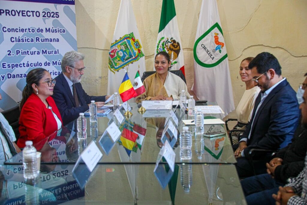 Impulsa Lupita Cuautle el intercambio cultural entre San Andrés Cholula y Rumania