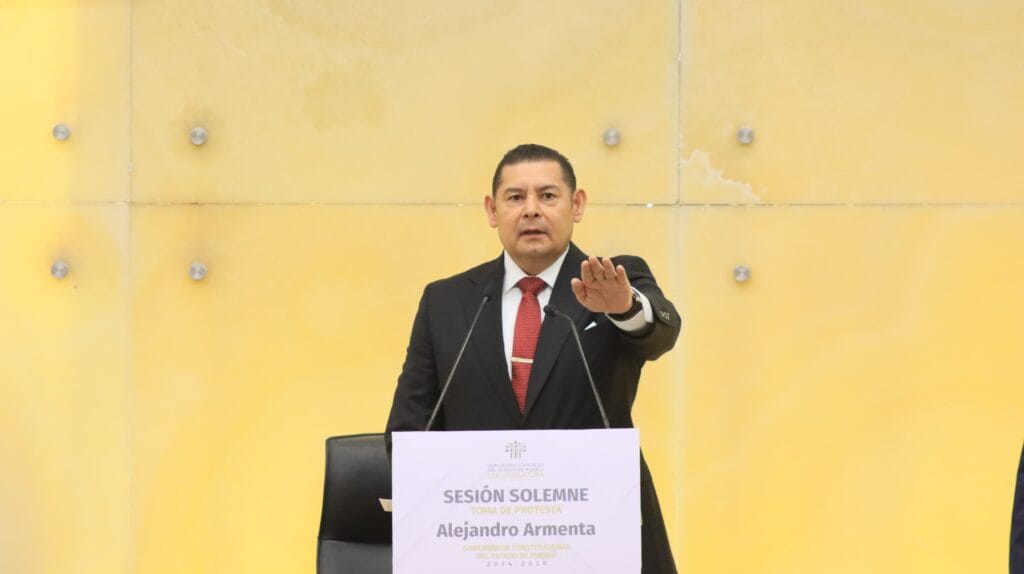 Alejandro Armenta asume la gubernatura de Puebla: “Gobernaré para todas y todos con equidad y firmeza”