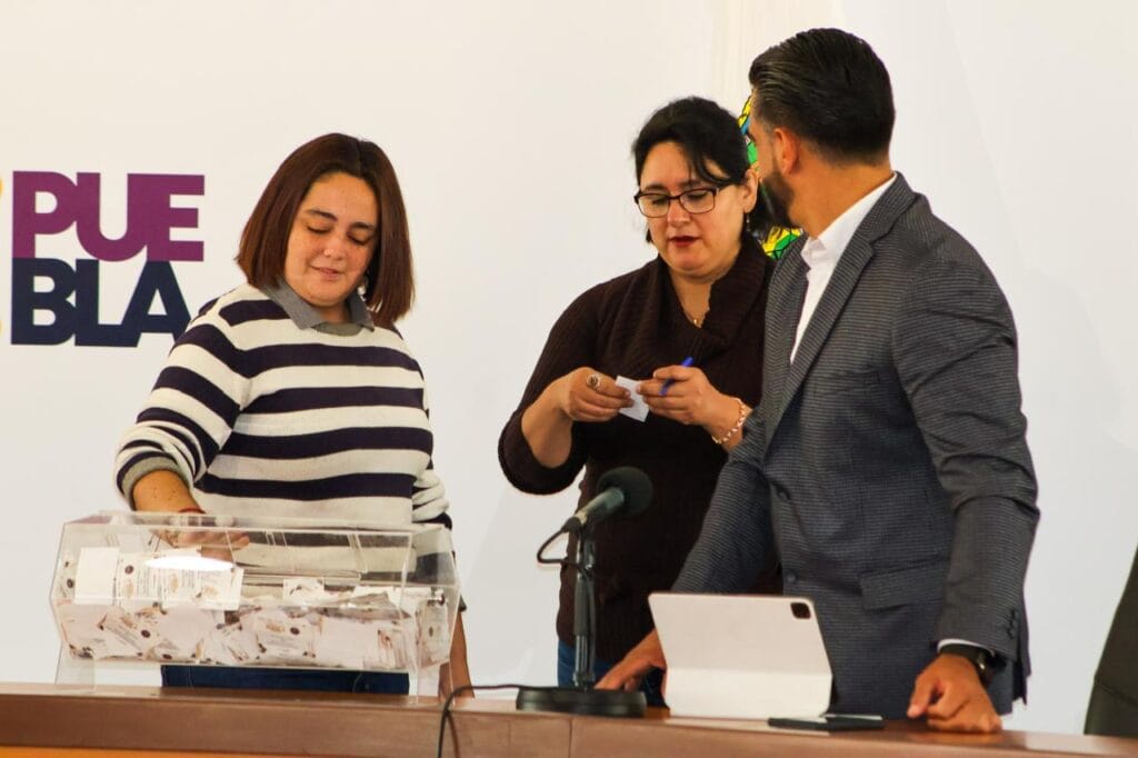 Sortea gobierno estatal automóvil del “Maratón Puebla 2024”