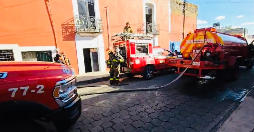 Atlixco: Incendio en vivienda de la calle 3 Norte por veladora olvidada