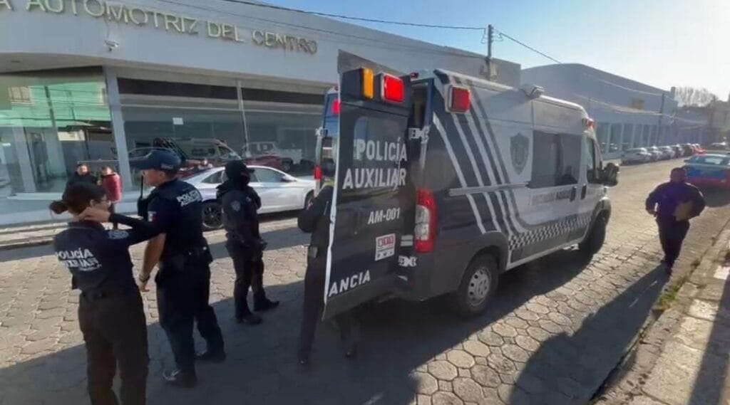 Agente de la Policía Auxiliar lesionado tras ser atropellado en Avenida Reforma