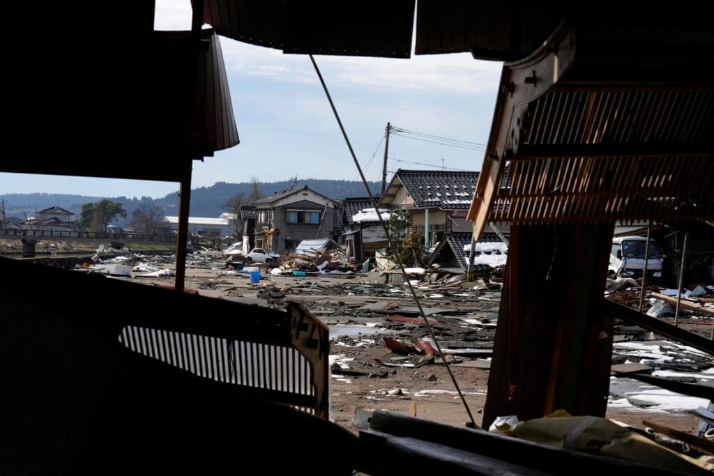 Japón emite alerta de tsunami tras fuerte sismo de magnitud 6.8 en el suroeste del archipiélago