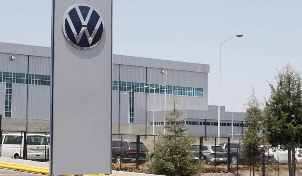¡Volkswagen despedirá a 200 trabajadores y subcontratará a una nueva proveedora!