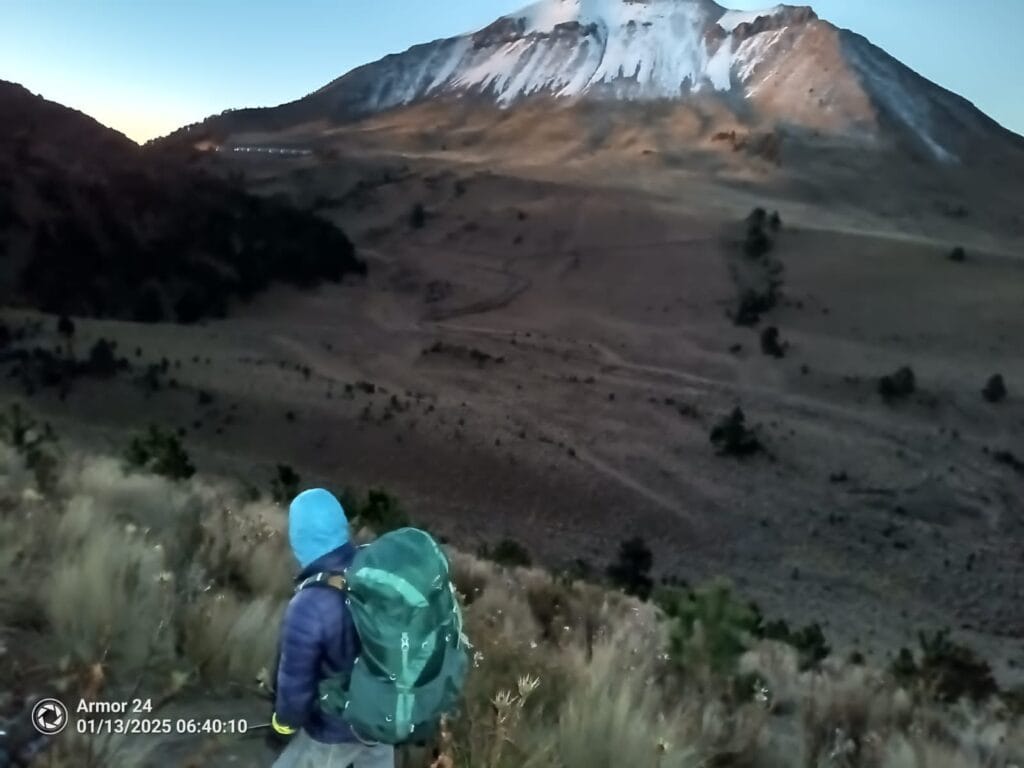 Continúan las labores de búsqueda de dos personas extraviadas en el Volcán Citlaltepec