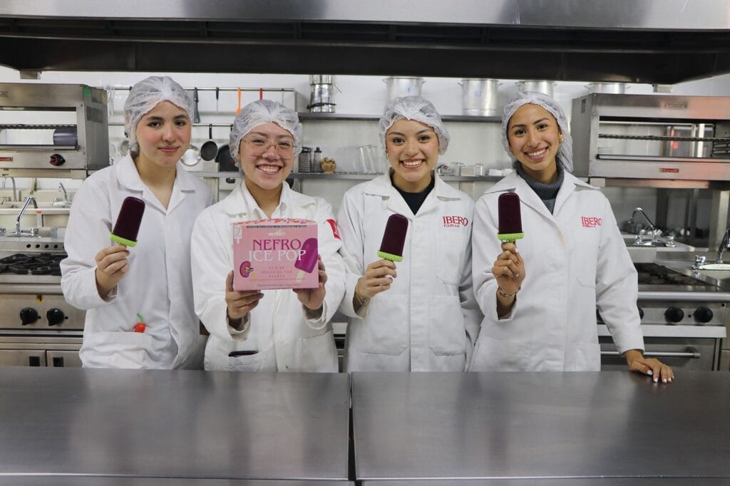 Innovación IBERO Puebla combate la desnutrición en pacientes con hemodiálisis 