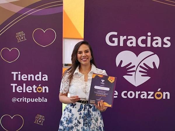 Fundación Teletón reconoce compromiso social de CECyTE Puebla