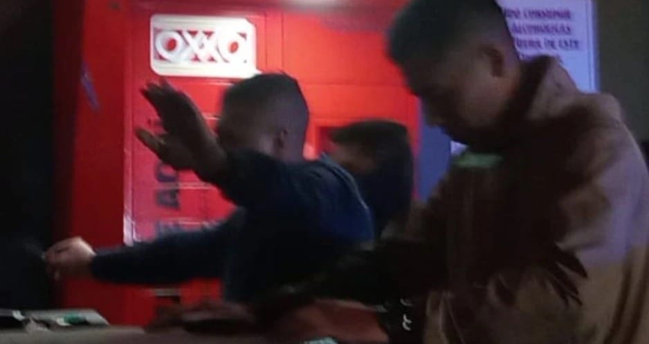 Policías de la SSC detenidos por disparar en estado de ebriedad en Bosques del Pilar