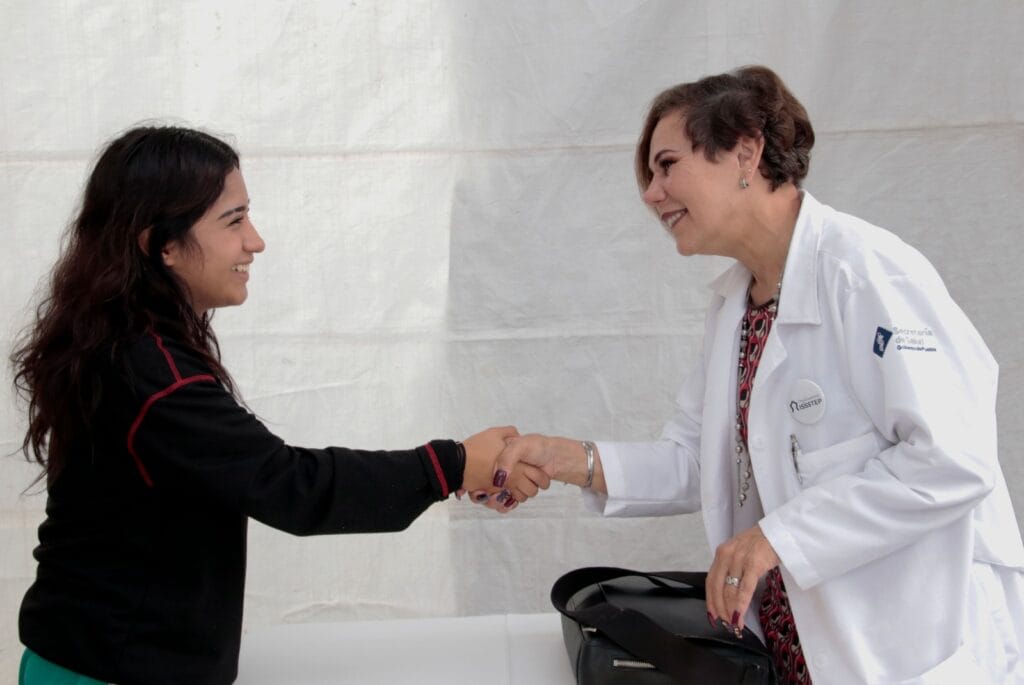 Con visión humanista, Gobierno de Puebla acerca servicios de salud a municipios