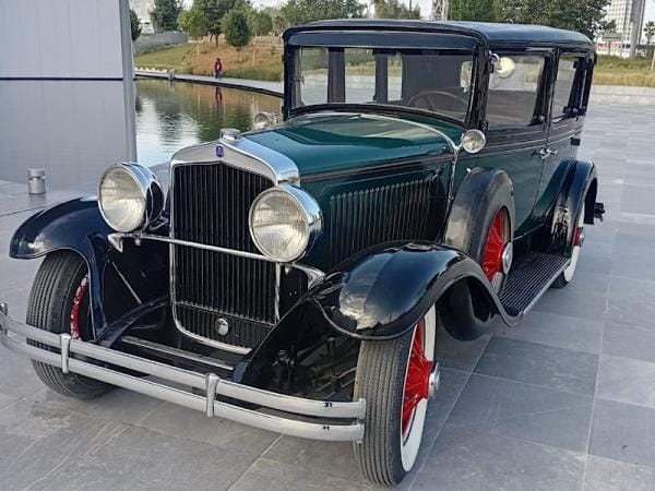 Únete al recorrido de museos, exhibición y caravana de autos antiguos