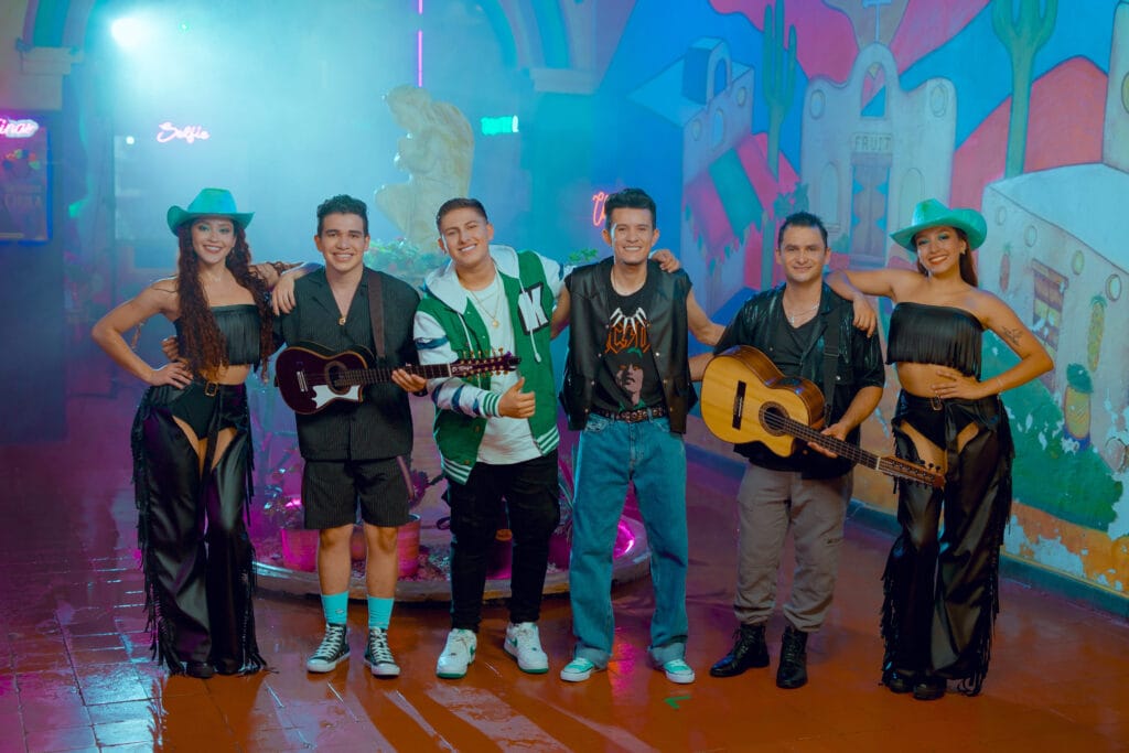 PIPE TRUJILLO presenta "CUESTIÓN OLVIDADA" junto a LOS K RAMONES, una fusión musical diferente