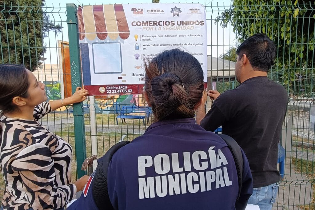 Policía de San Pedro Cholula inicia el Programa “Comercios Unidos por la Seguridad” en Santiago Momoxpan