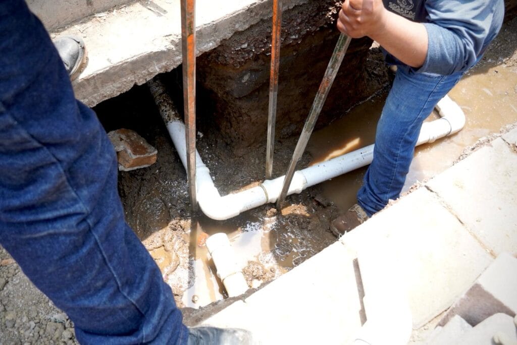 Mejora la distribución de agua en Santa María Xixitla con trabajos de reparación y mantenimiento del SOSAPACH