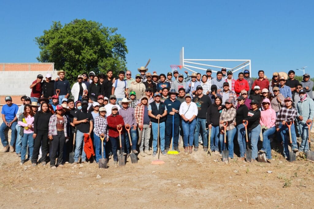 Se lleva a cabo faena comunitaria en la Universidad Tecnológica de Tehuacán