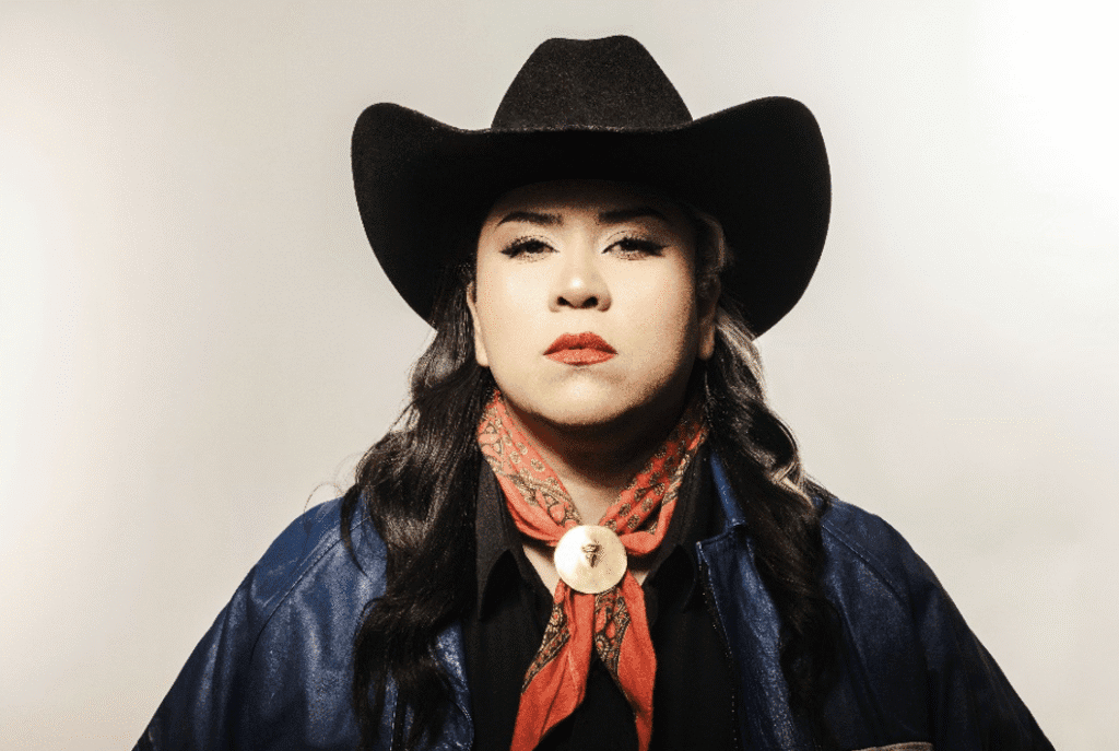Vivir Quintana revoluciona el corrido mexicano con el lanzamiento de su segundo álbum: ‘Cosas Que Sorprenden a La Audiencia’