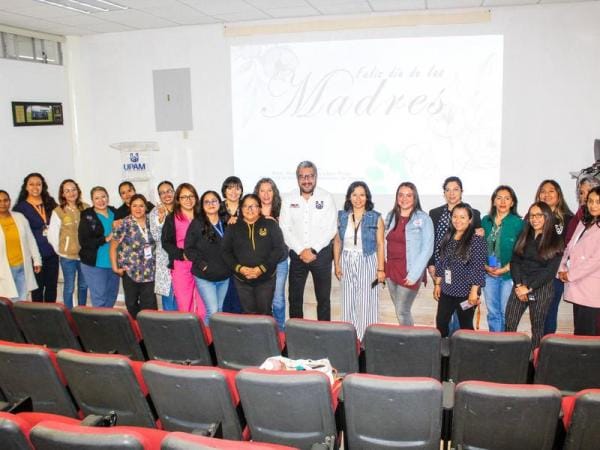 UPAM reconoce a las madres trabajadoras con motivo de su día
