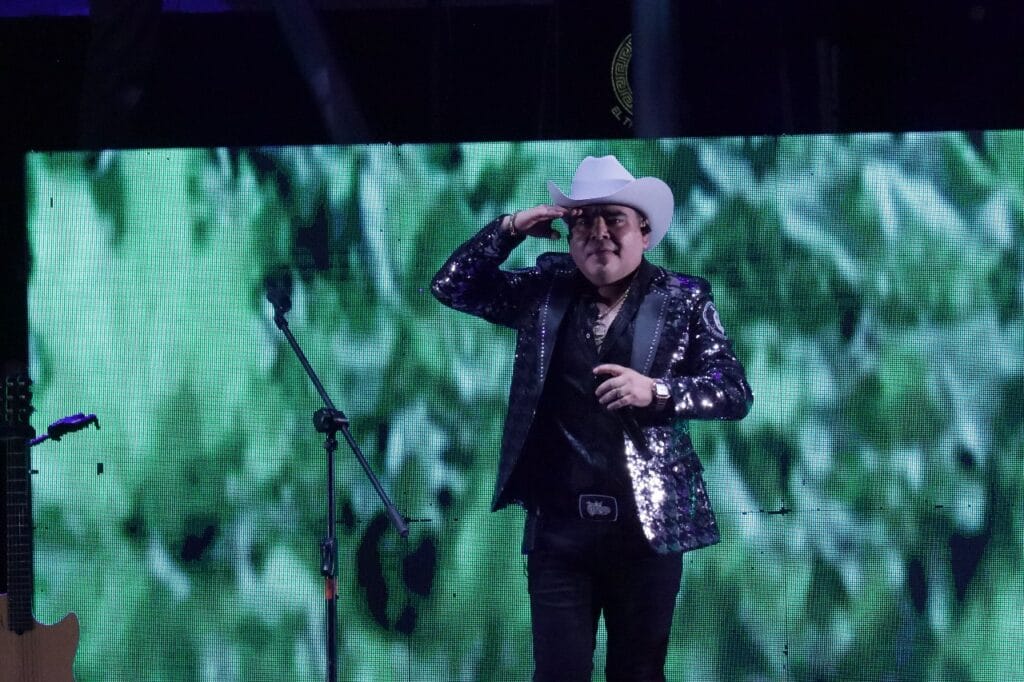 El Trono de México celebra en grande su 20 aniversario artístico en Puebla
