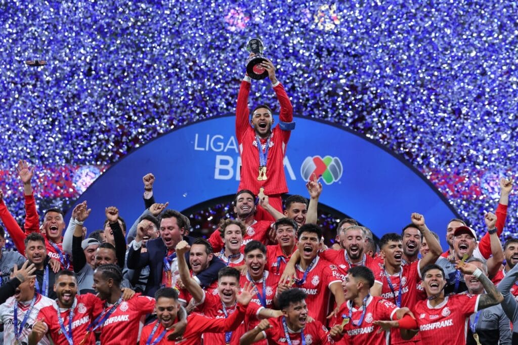 "¡El Infierno Ardió! Toluca Tumba al América y Es Campeón del Futbol Mexicano"