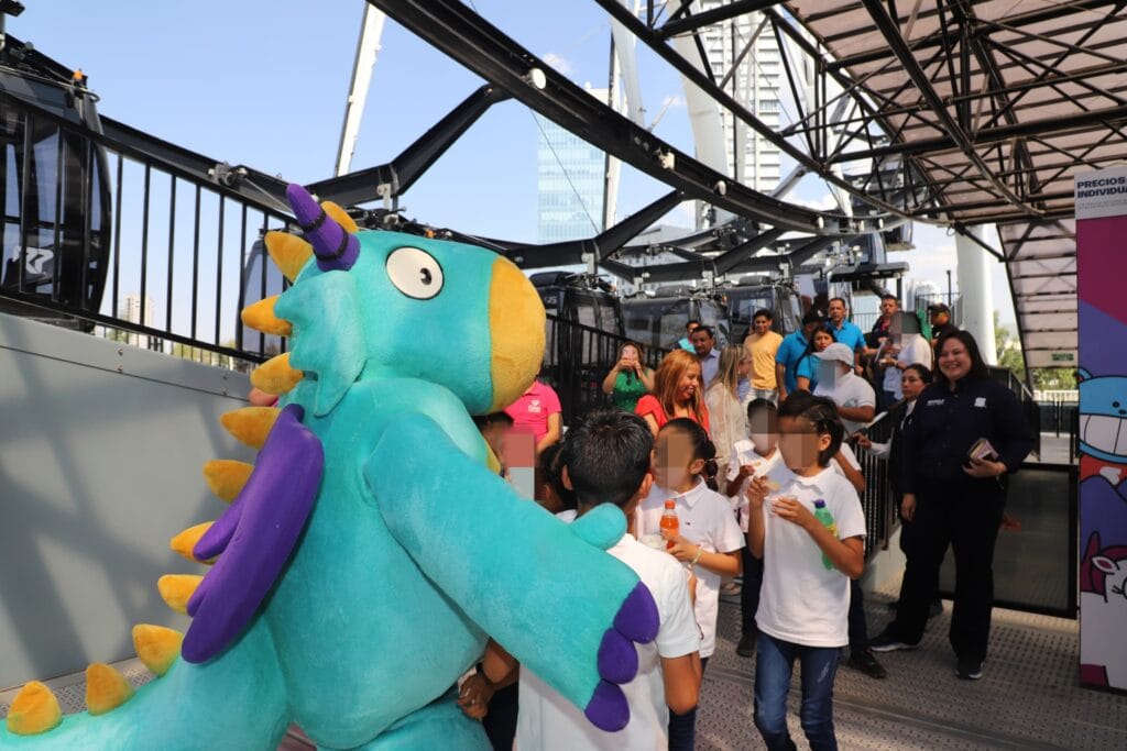 Niñas y niños de la Casa de la Niñez disfrutan día especial en Parque Sendela