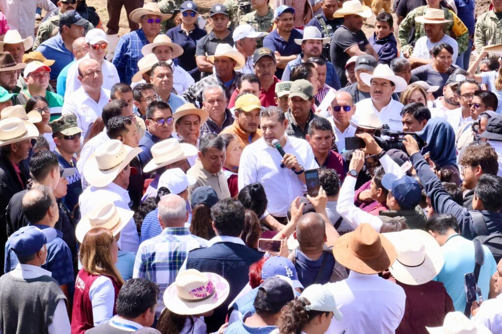 Gobernador Armenta y fuerzas de seguridad nacional, estatal y municipal atienden personalmente y compromete reposición de 70 viviendas afectadas por tromba