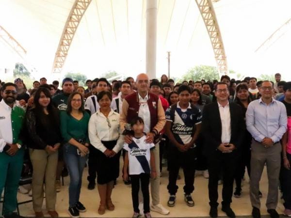 El Chelis realiza gira de trabajo en Tehuacán
