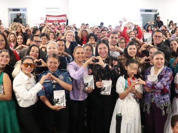 Seguridad con Bienestar: Secretaría de Mujeres entrega Cartilla de Derechos a poblanas